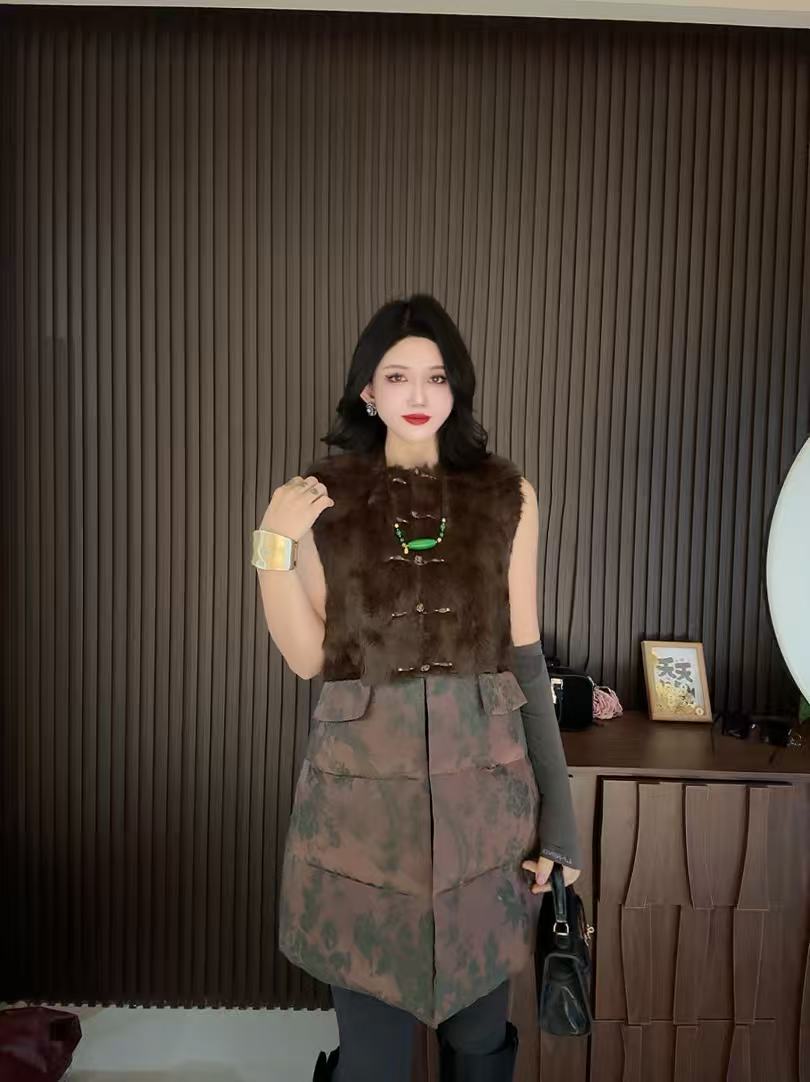 幂幂高定新中式獭兔毛羽绒马甲2025冬季新款中长款马甲女