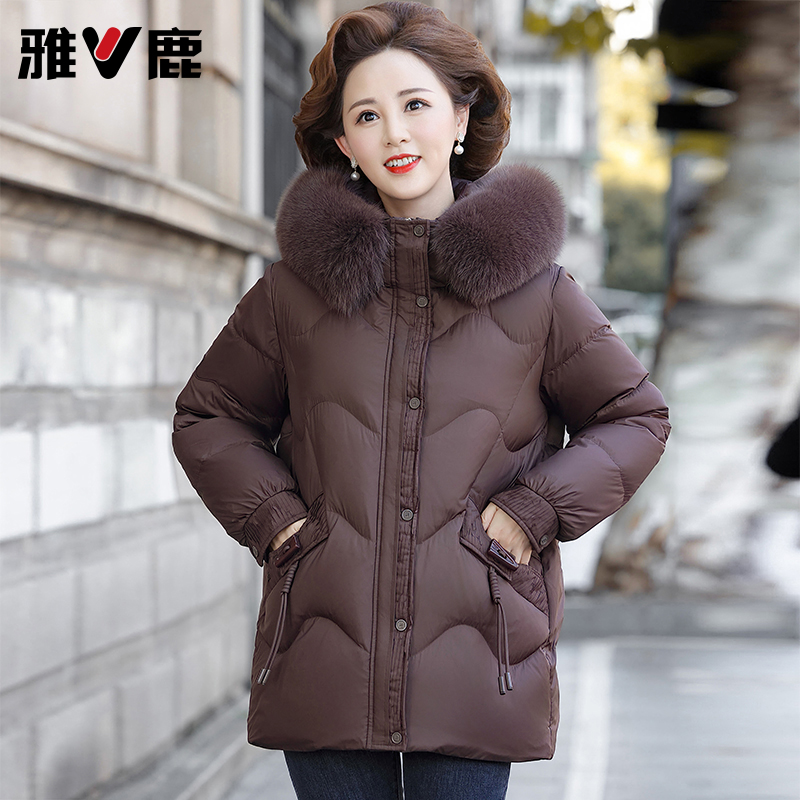 雅鹿中年妈妈羽绒服女冬季2025新款连帽狐狸毛领中老年女装外套