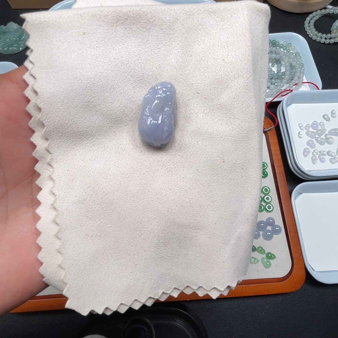 未镶嵌翡翠耳饰1