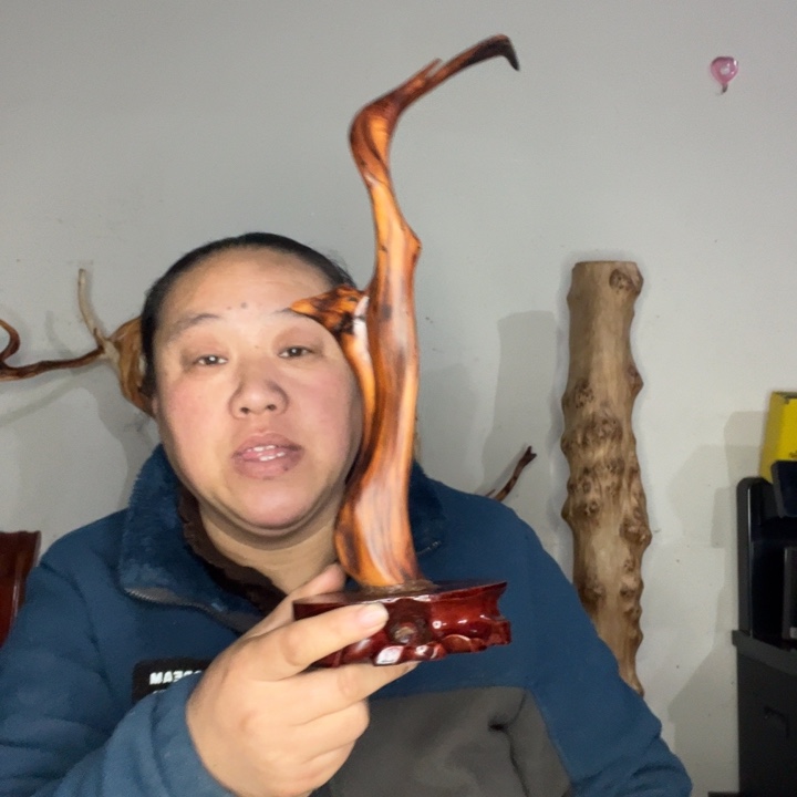 王***哥柏木太行崖柏摆件上车