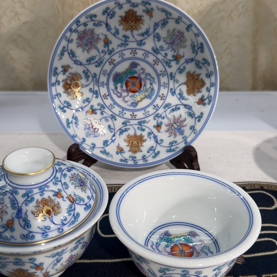 刘***文手工手绘套装茶具