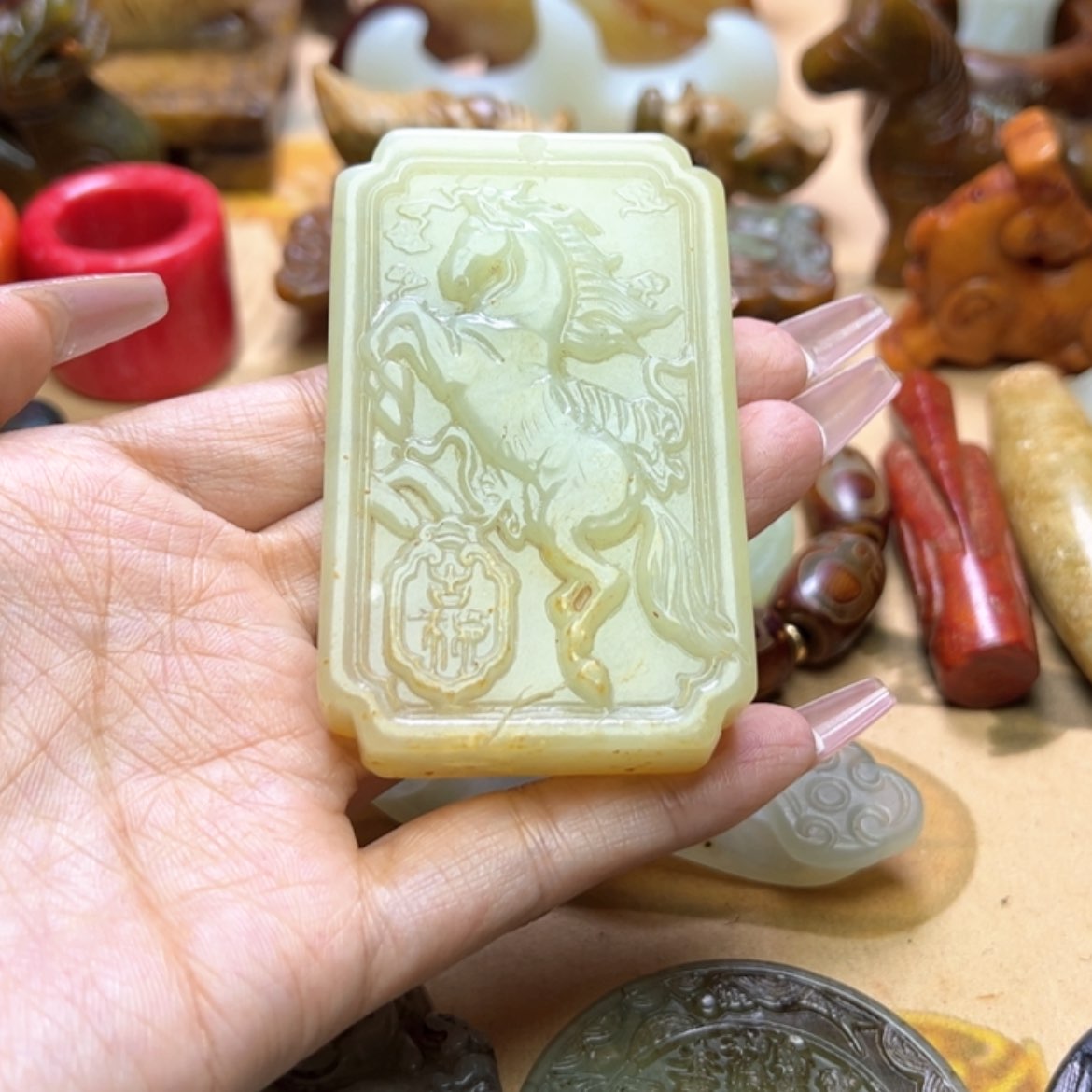 【闪购商品】蛇纹石玉颈饰未镶嵌