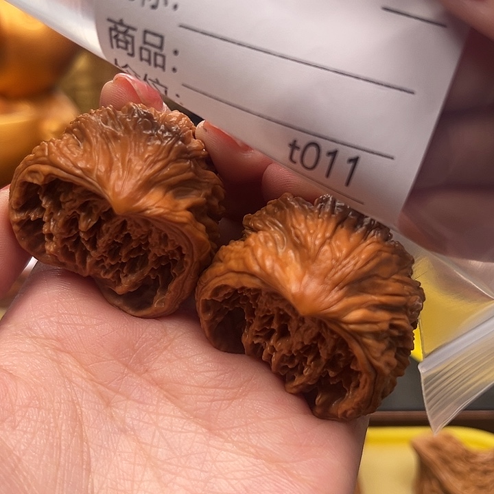 小***光桃核吊坠蛇头蛇尾