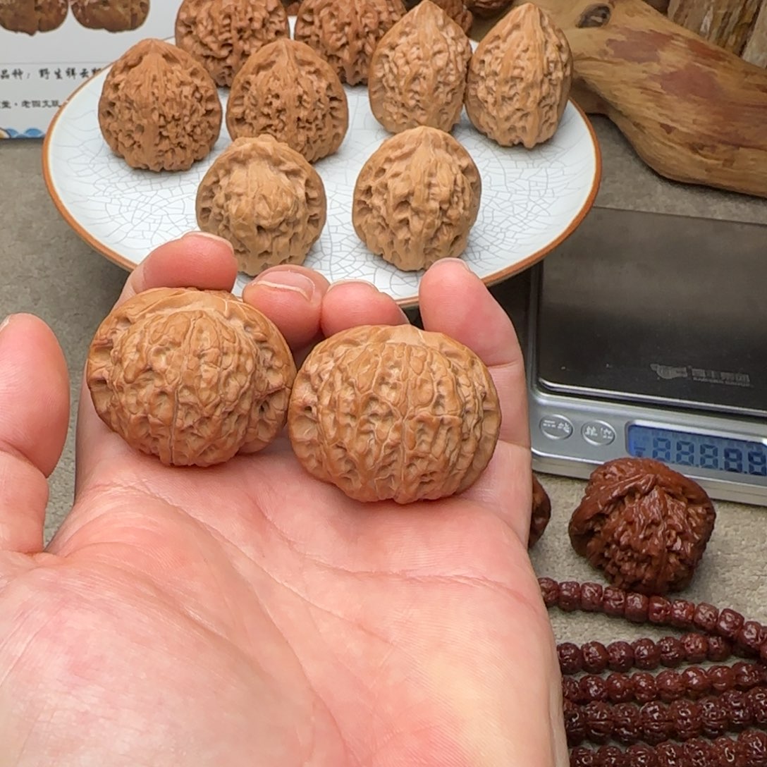 浪***心文玩核桃吊坠39尺寸血麒麟