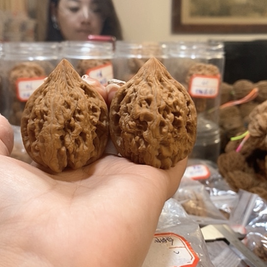 文玩核桃吊坠41大沽石有修