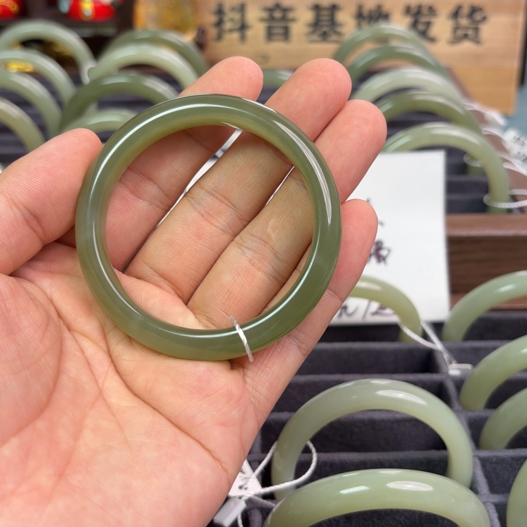 未镶嵌手镯和田玉12