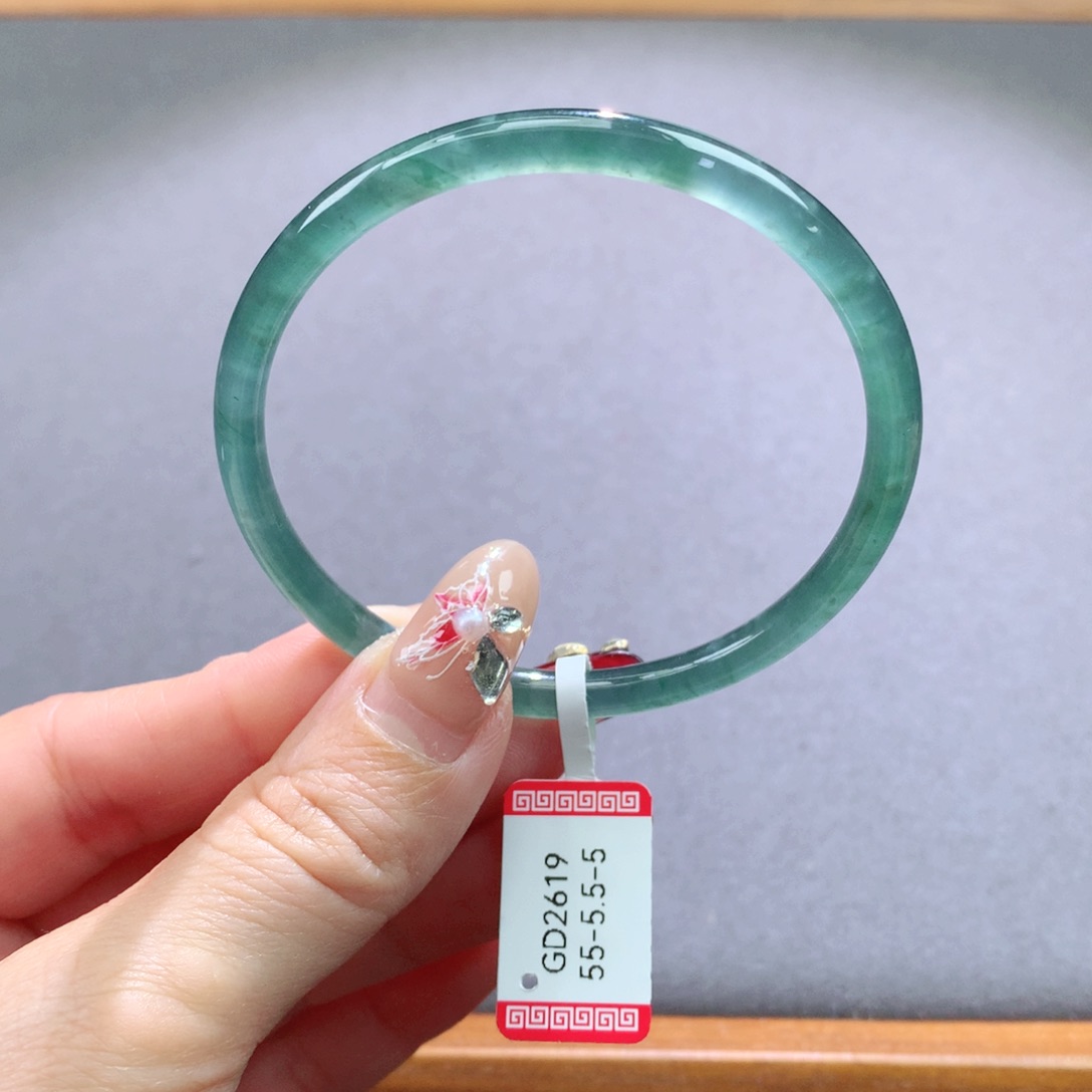 翡翠手镯未镶嵌天然翡翠手镯