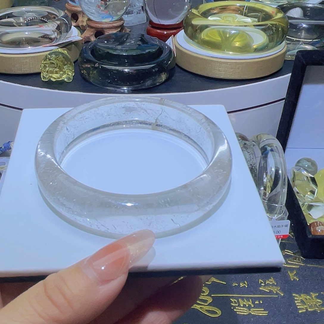 水晶手镯未镶嵌不***?天然白水晶特价款60圈口
