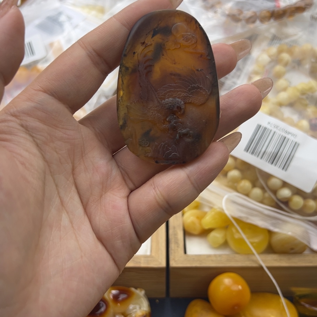 琥珀珠宝奇石未镶嵌