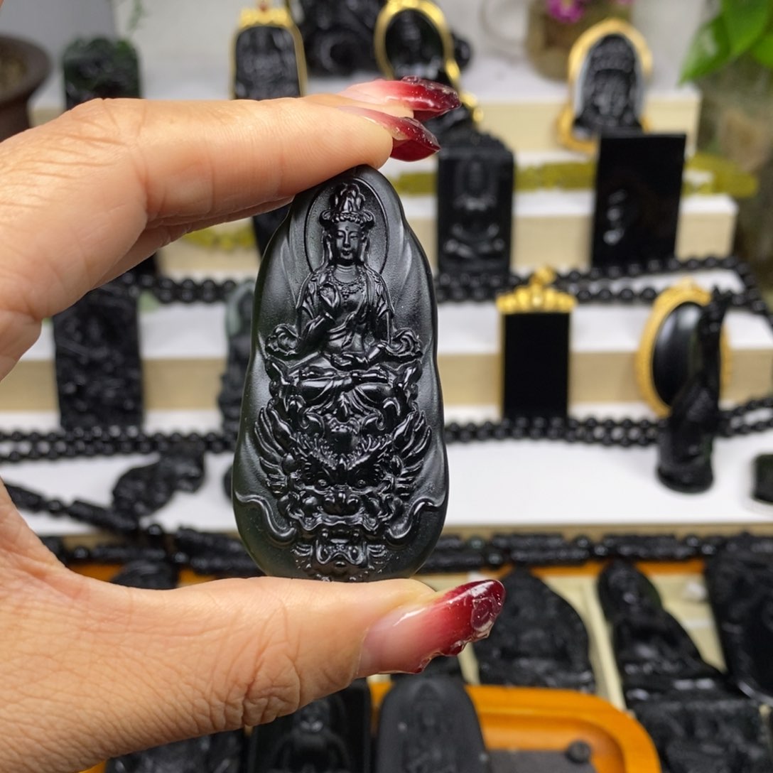 蛇纹石玉吊坠未镶嵌致*