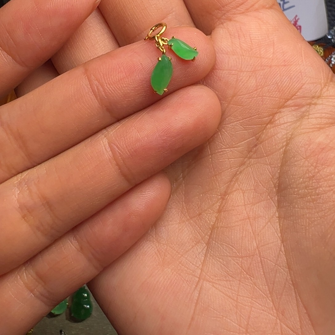 翡翠吊坠(不含链)18K金镶嵌洋****有翡翠
