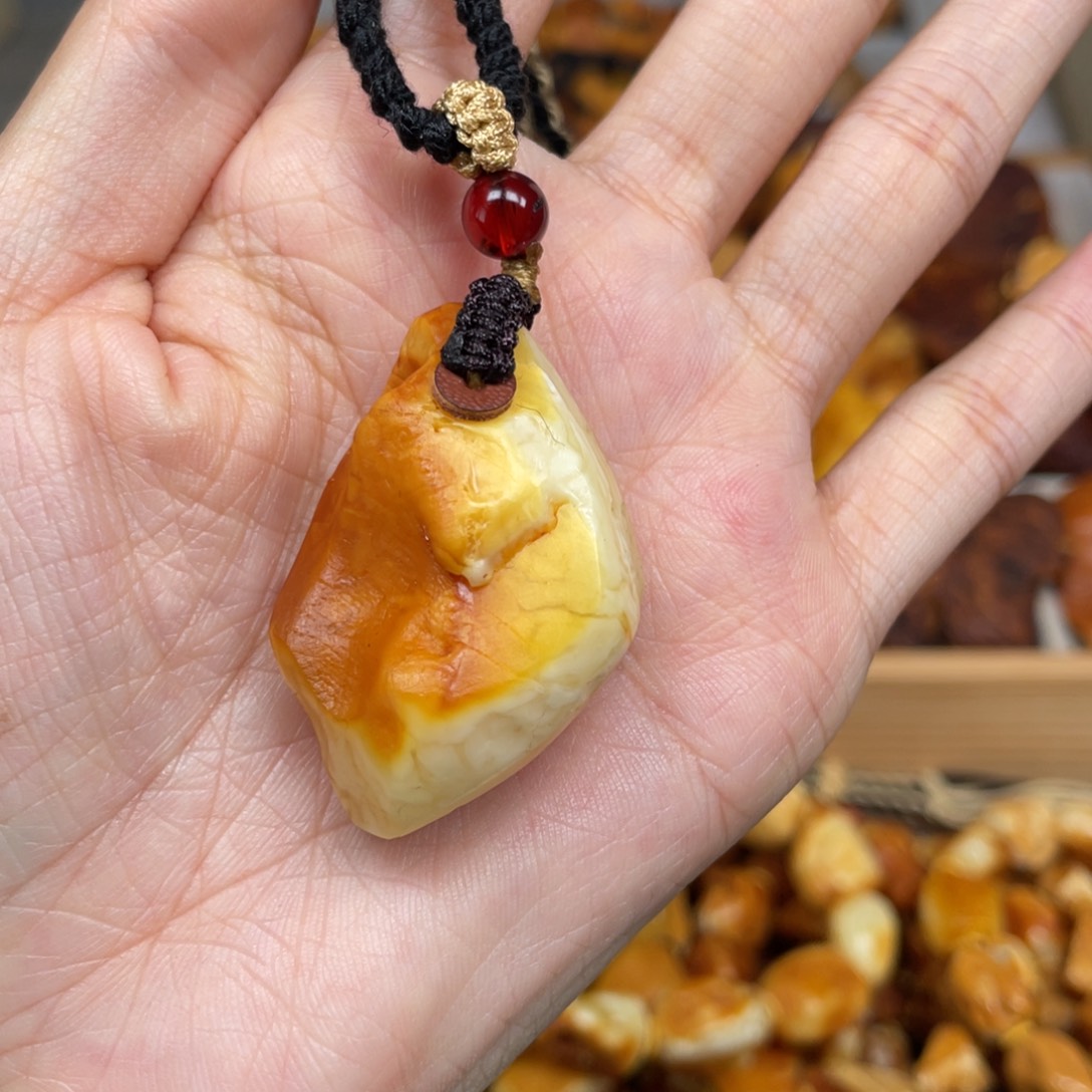 琥珀珠宝奇石未镶嵌