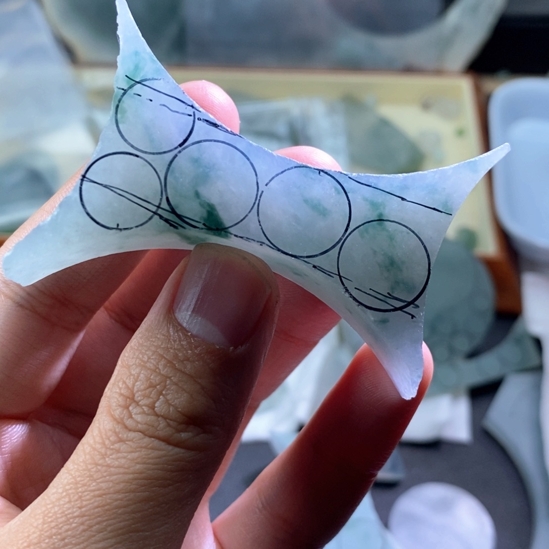 翡翠未镶嵌颈饰定制