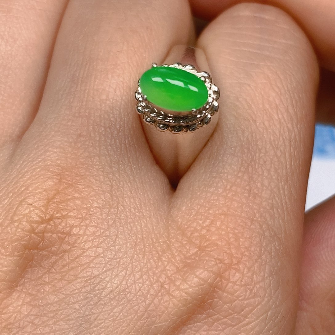 翡翠戒指未镶嵌翡翠