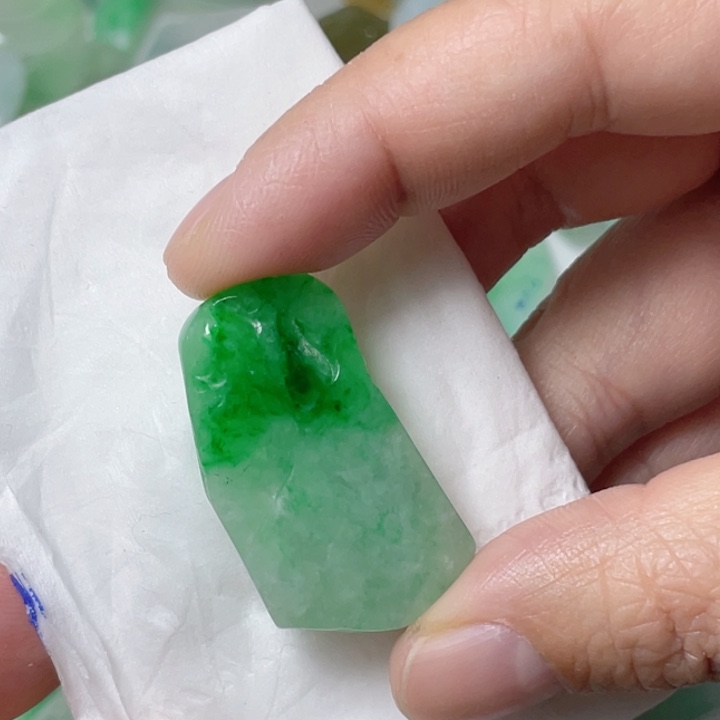 定制翡翠未镶嵌包工