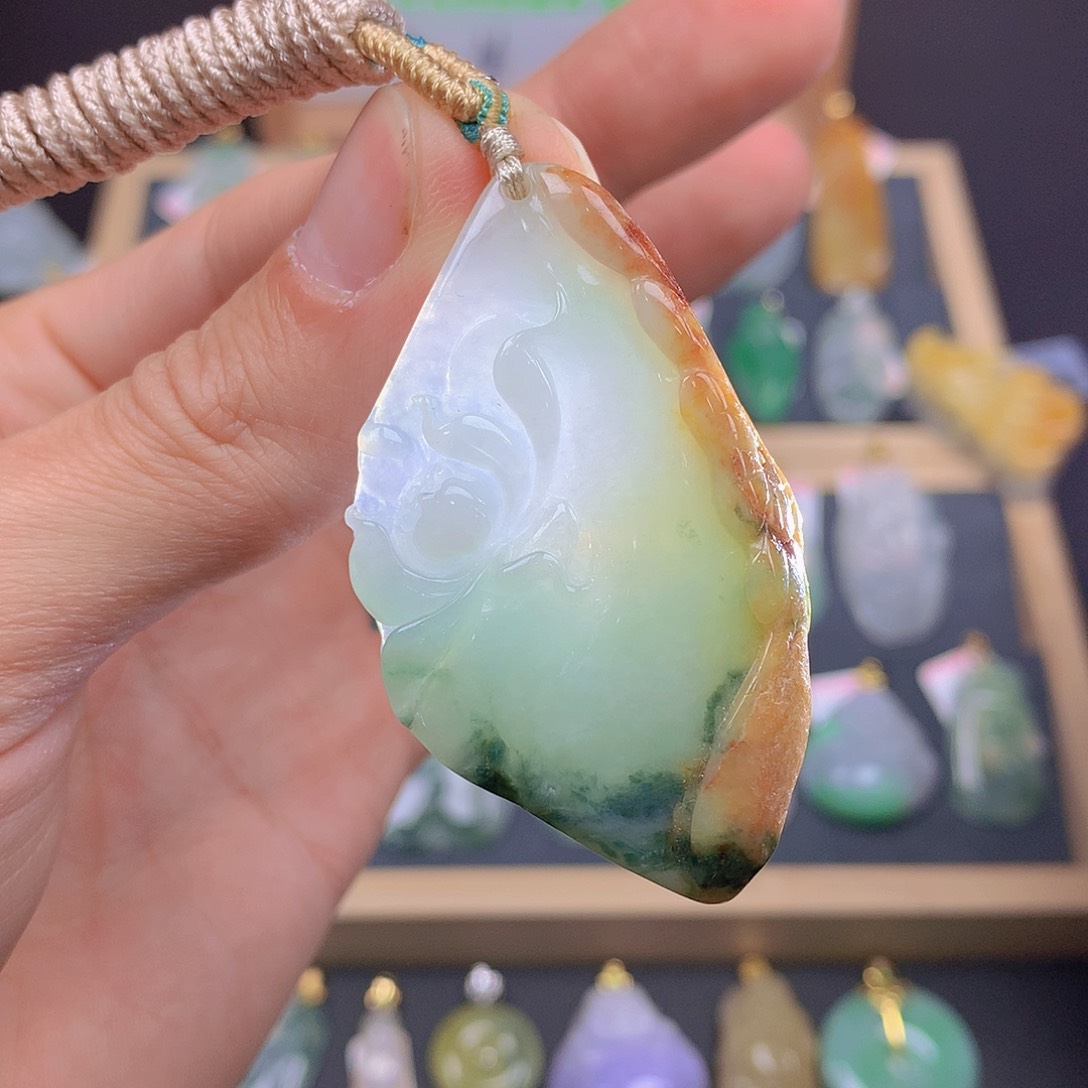 翡翠颈饰未镶嵌翡翠