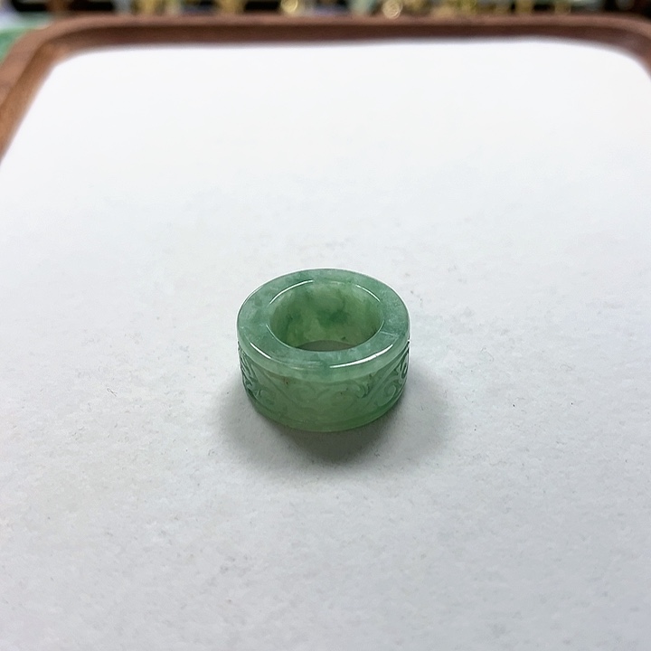 翡翠未镶嵌戒指戒指