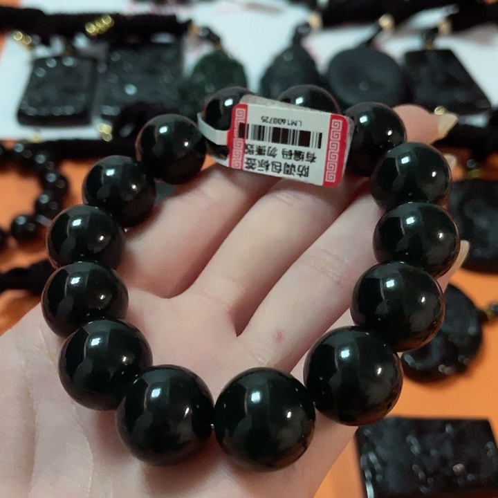 翡翠颈饰未镶嵌用****6
