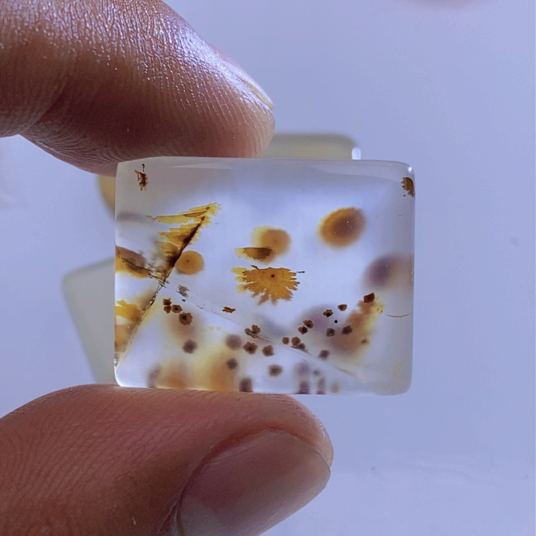 玛瑙/玉髓颈饰未镶嵌丫**?