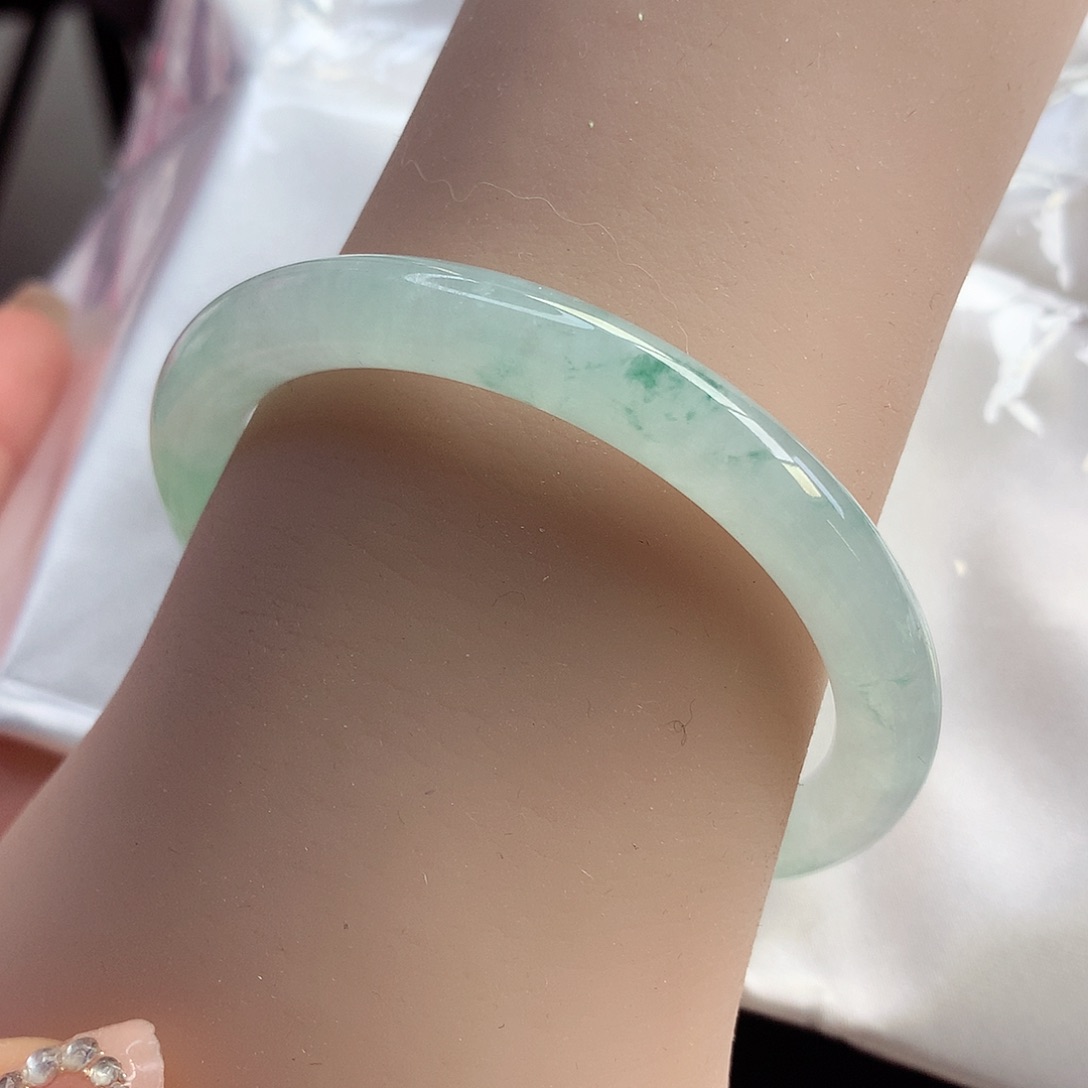 翡翠手镯未镶嵌天然翡翠50-51