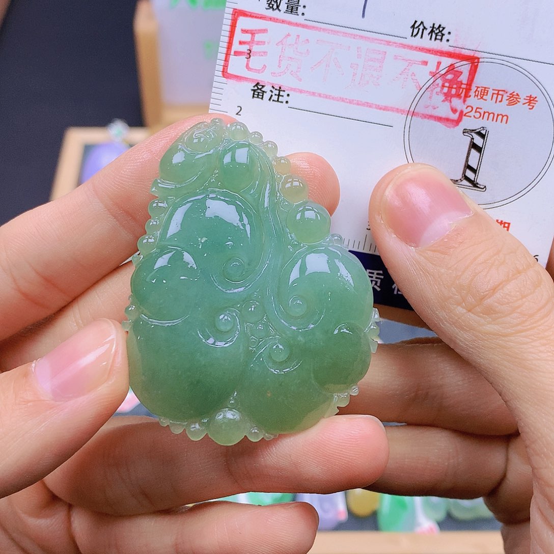 翡翠未镶嵌颈饰翡翠