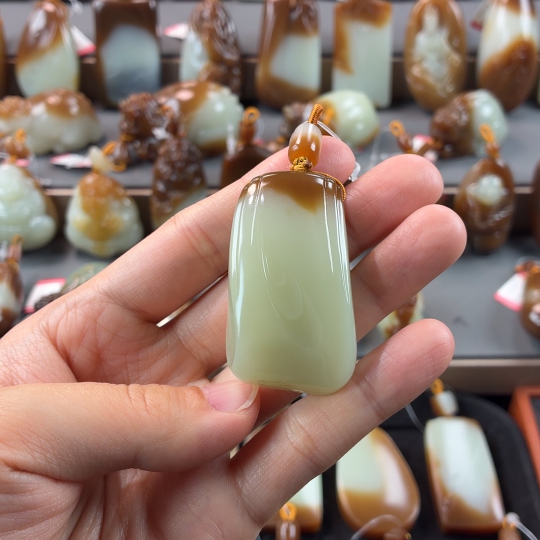 和田玉未镶嵌颈饰