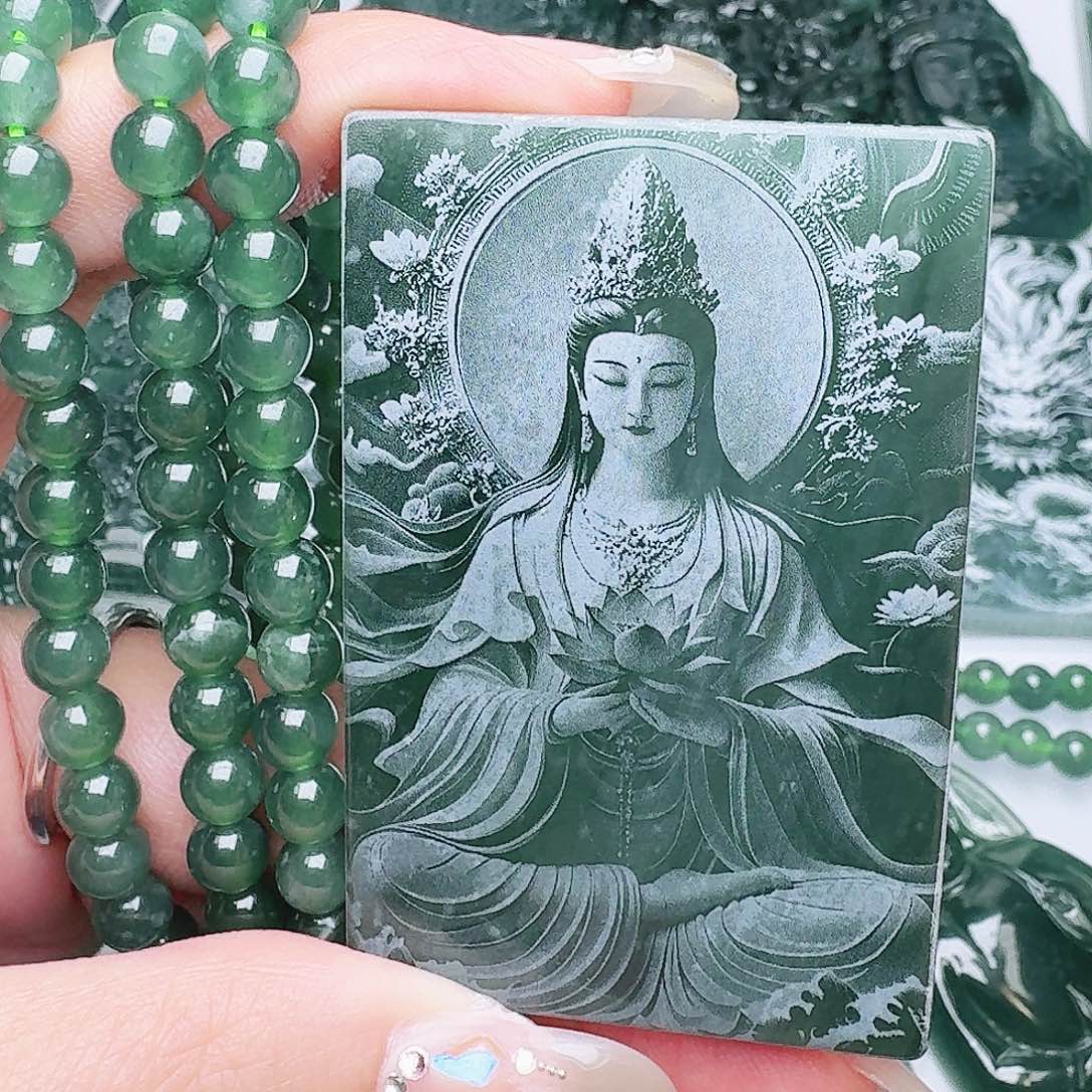 翡翠未镶嵌颈饰多样性发其一