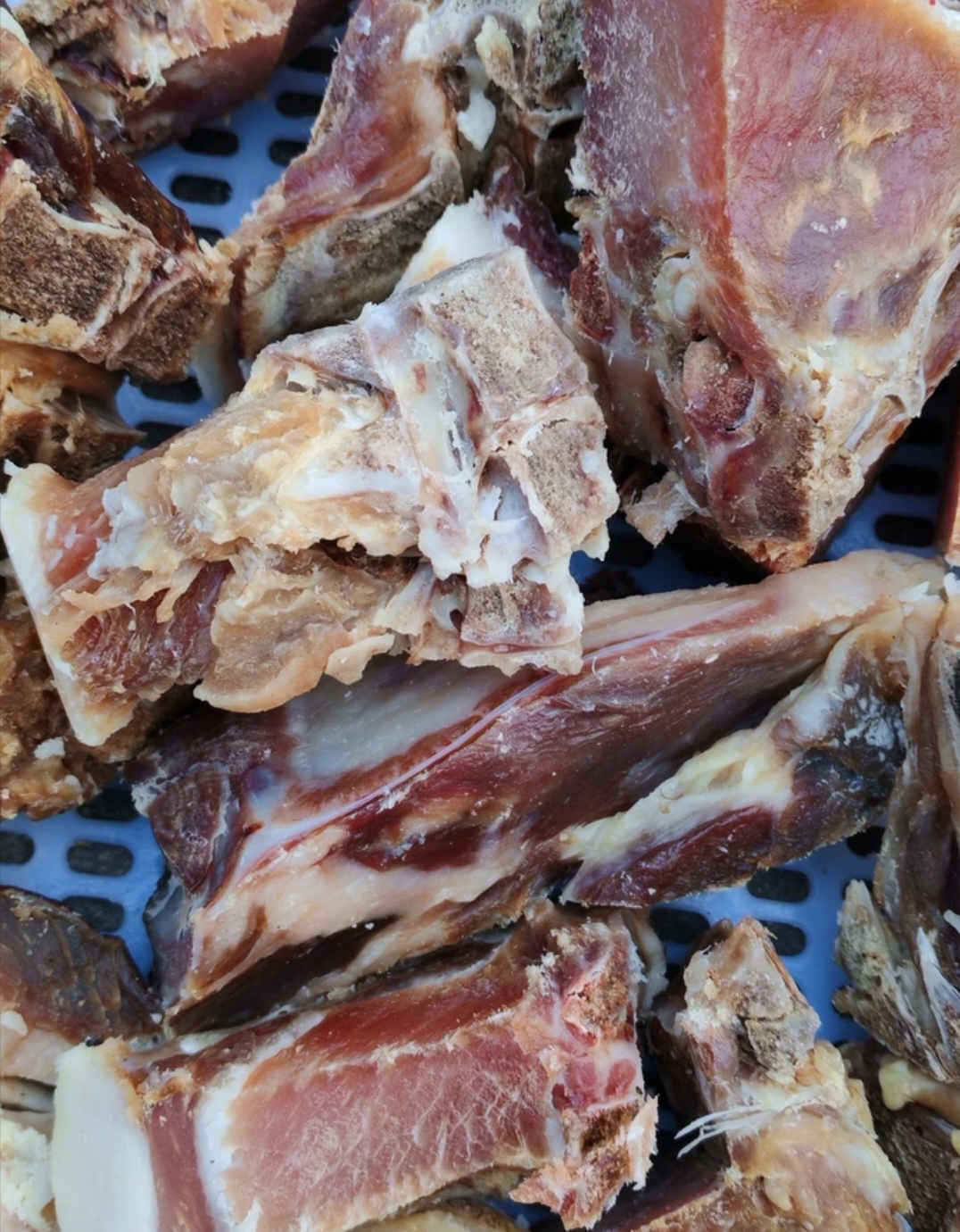 大别山黑毛土猪肉，腊龙骨肉