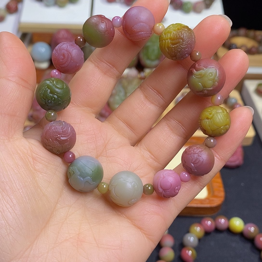 玛瑙/玉髓盐源玛瑙大漏大炸未镶嵌大师工十二生肖手串