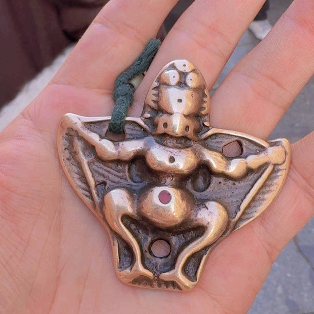 大鹏鸟喜欢带回家