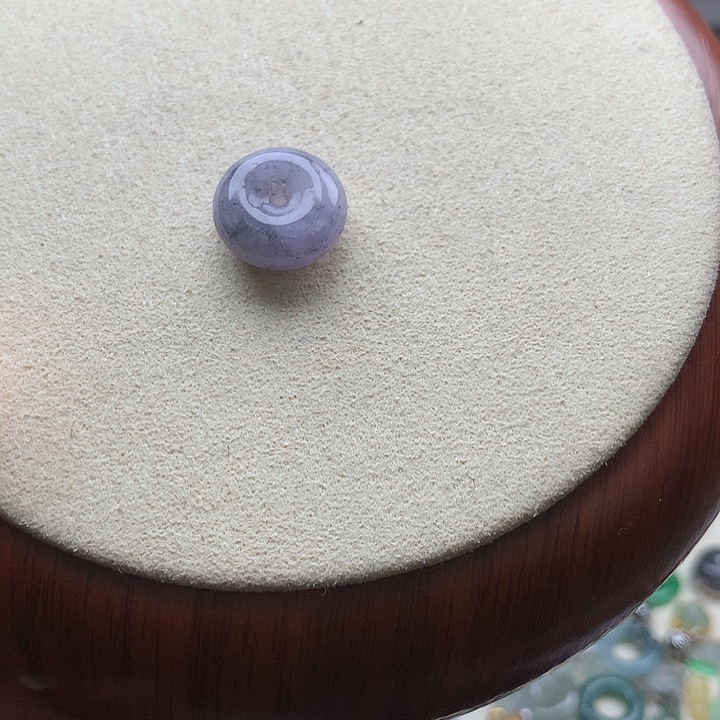 翡翠颈饰未镶嵌平安扣