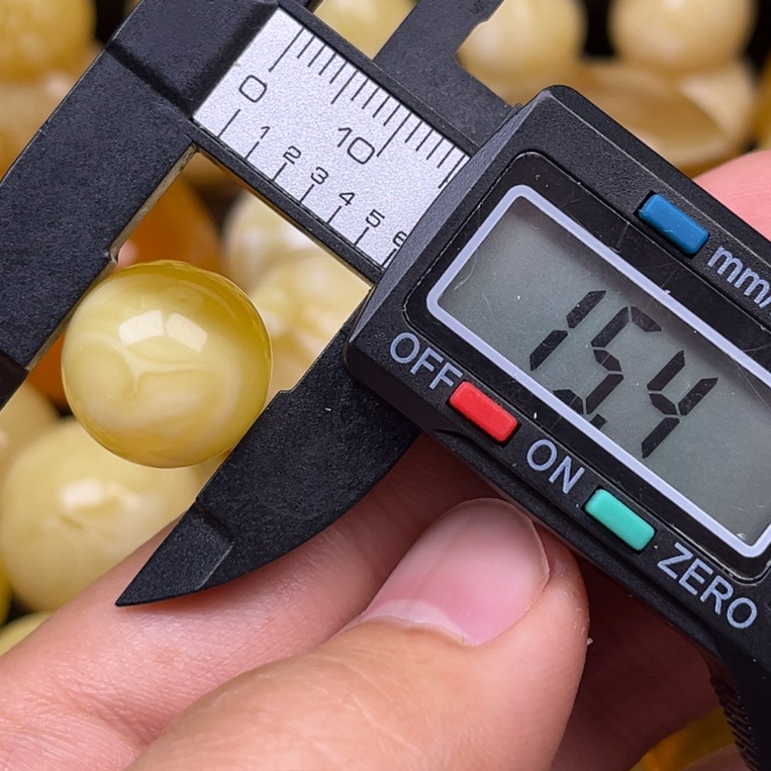 蜜蜡裸石未镶嵌蜜蜡