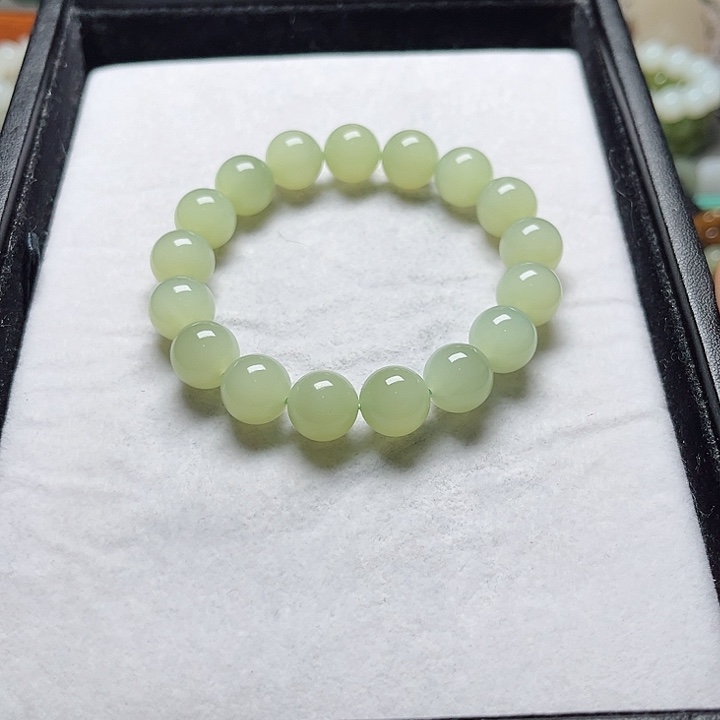 和田玉手串未镶嵌何*。