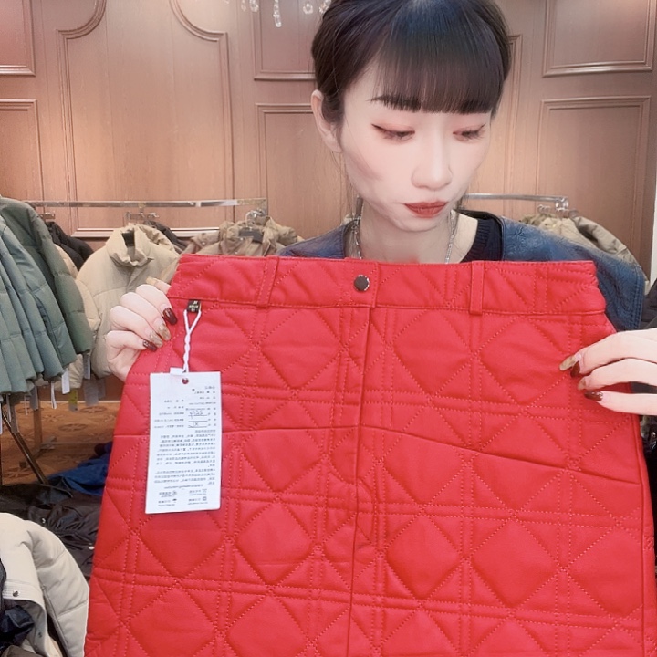 100……110斤皮短裙