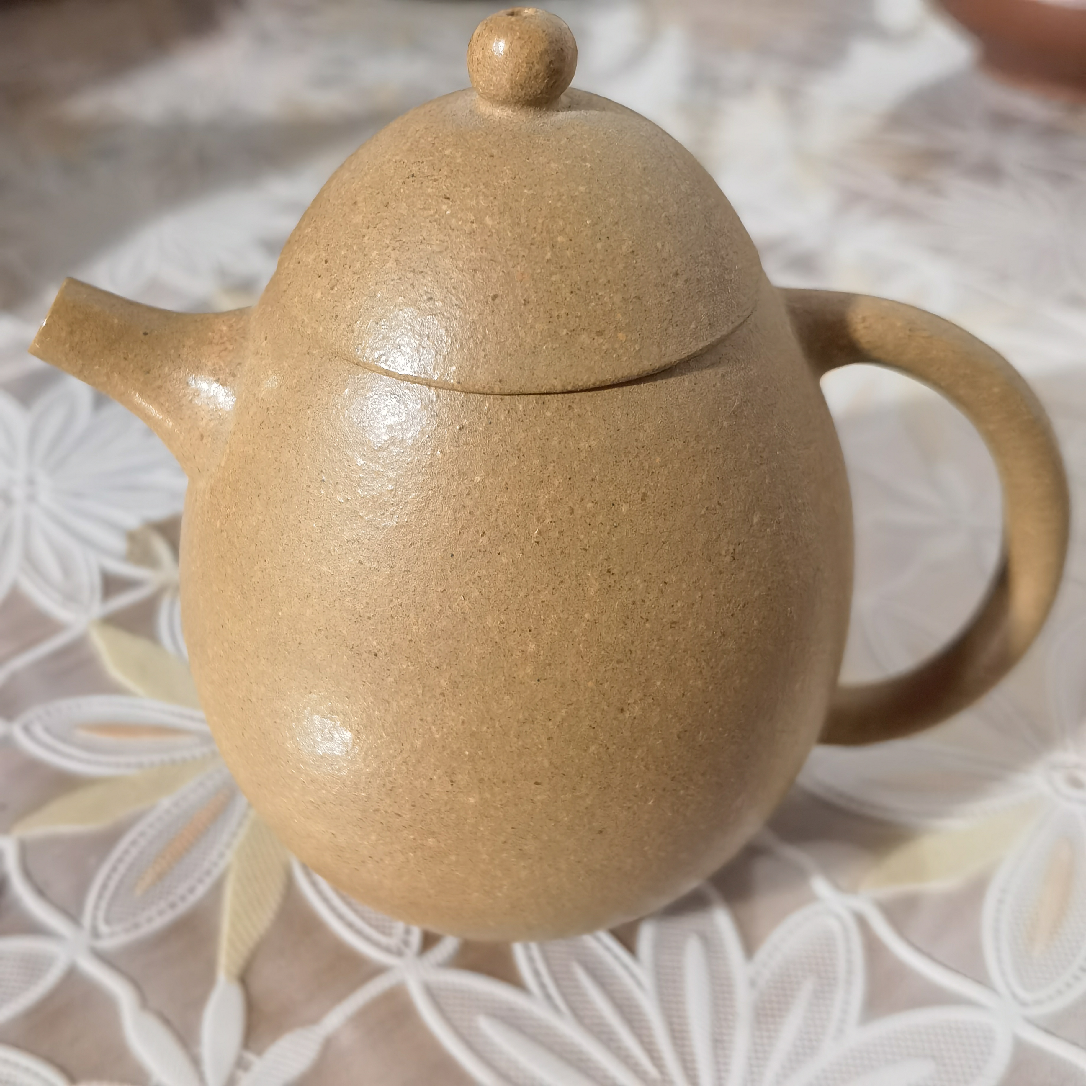 中国宜兴紫砂龙蛋壶