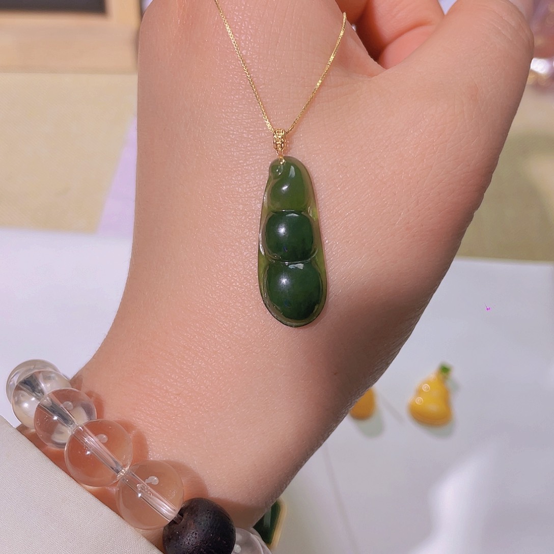 和田玉颈饰18K金镶嵌