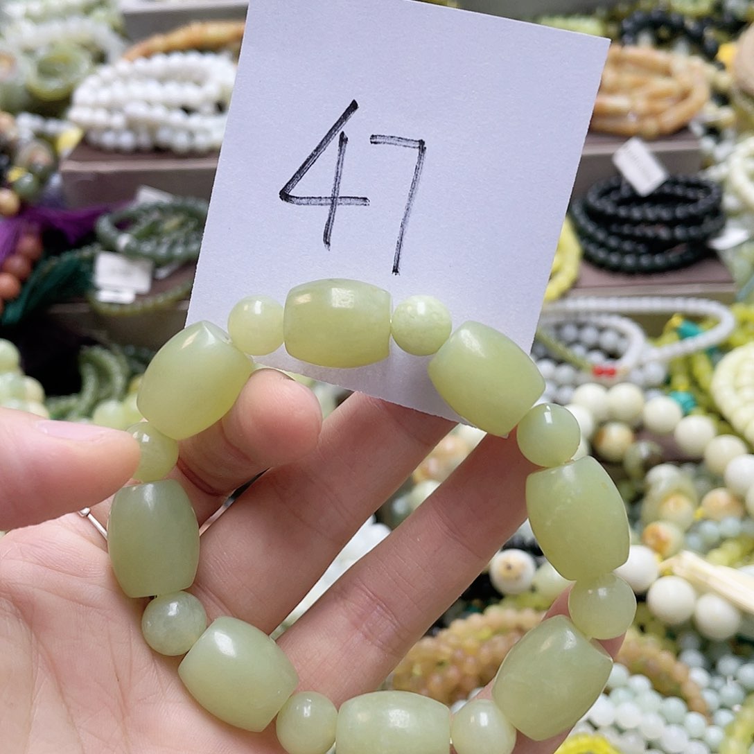 未镶嵌蛇纹石玉手链