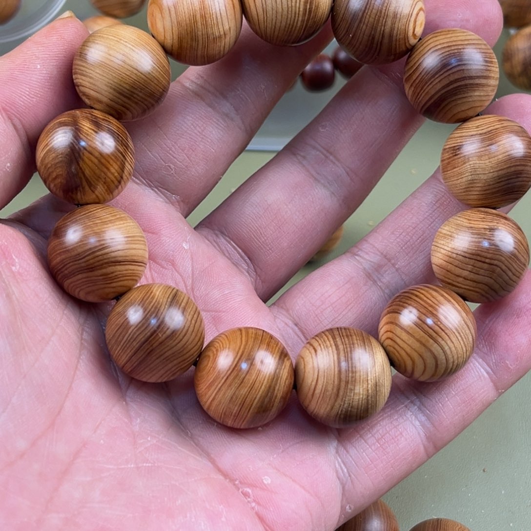 顺***:无事牌柏木1.8闪电