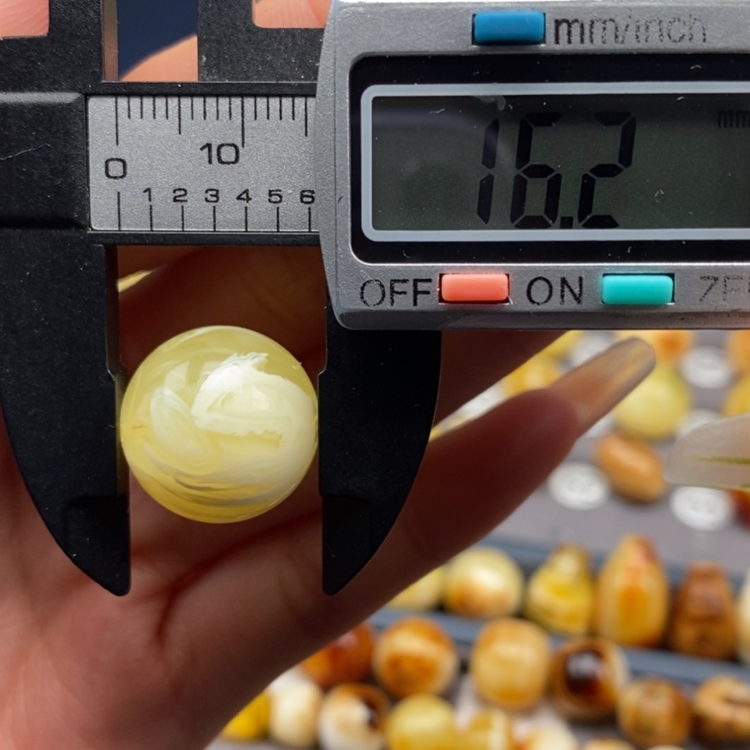 蜜蜡珠宝奇石未镶嵌