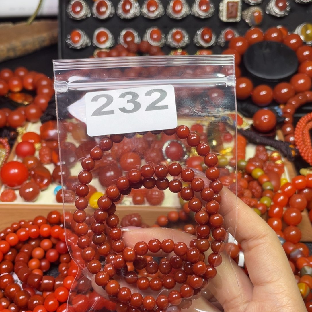 南红玛瑙颈饰合金乔*
