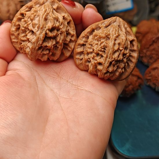 吊坠猴头核桃三角白