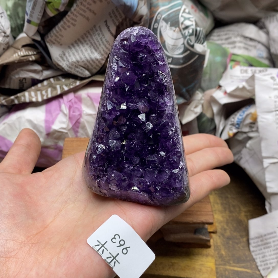 紫晶乌拉圭未镶嵌