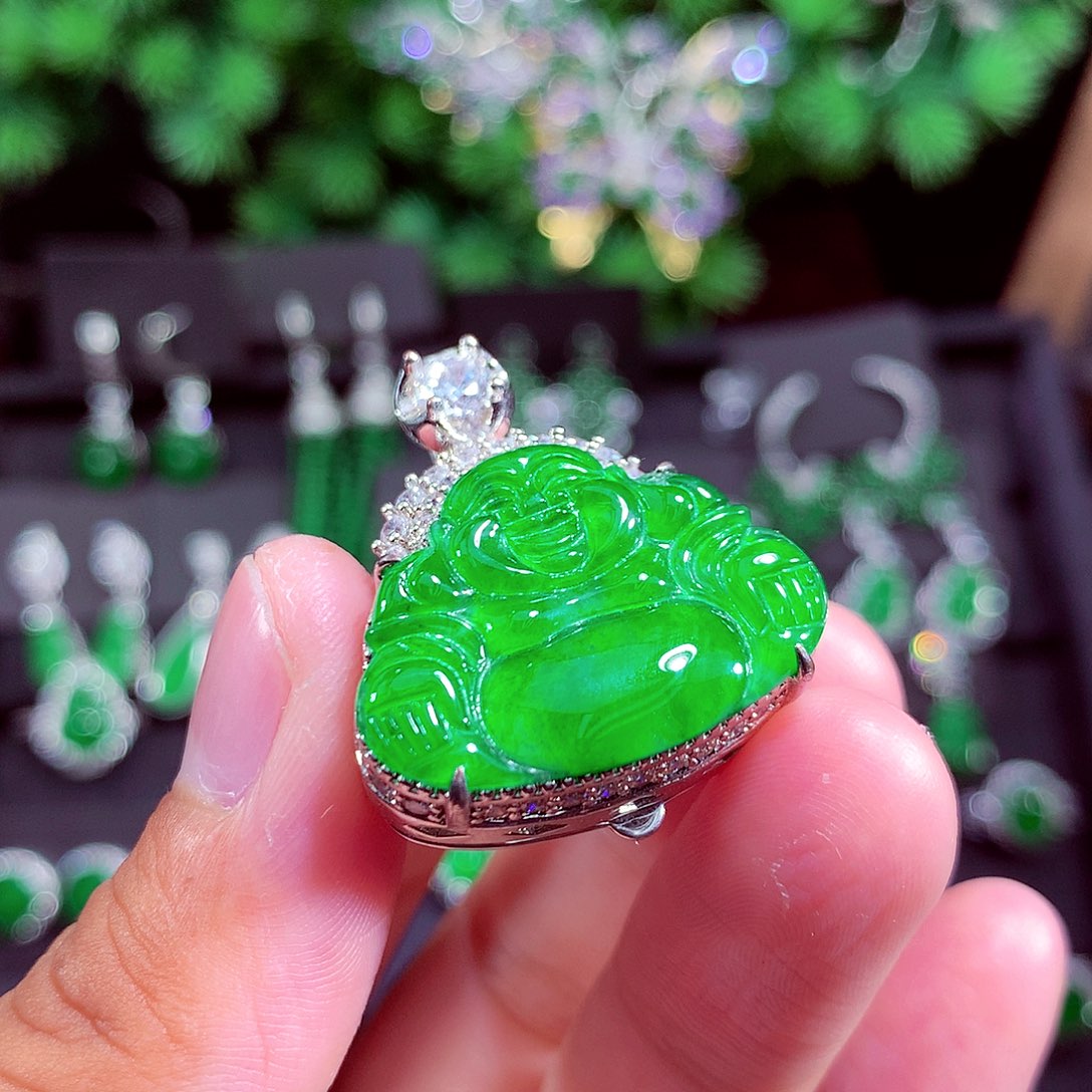 颈饰未镶嵌翡翠天然