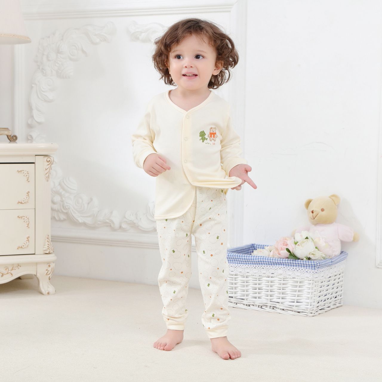 YY.  Q79 208-211 302-310 2025年新款外出外套卫衣外出男女宝宝