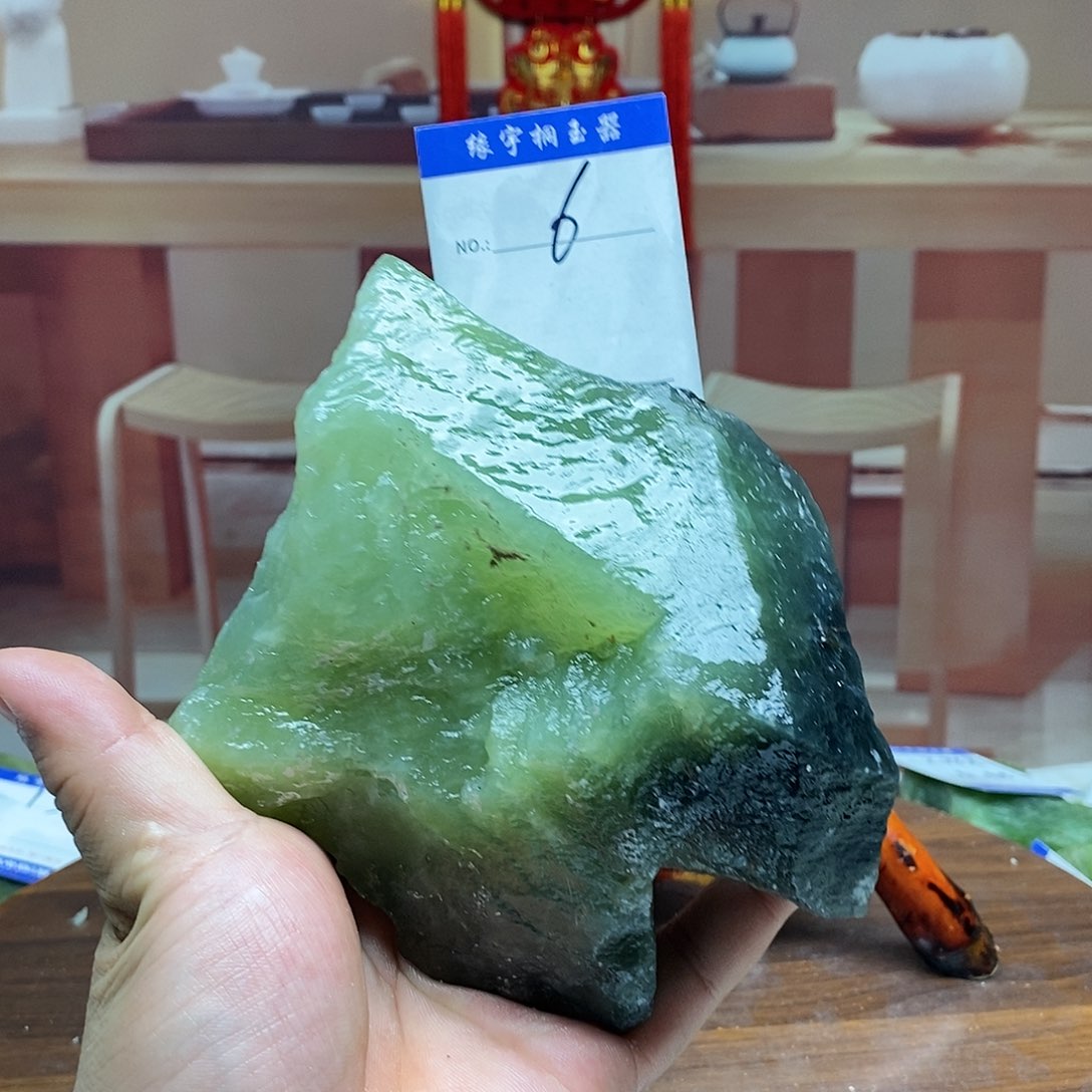 蛇纹石玉原石未镶嵌