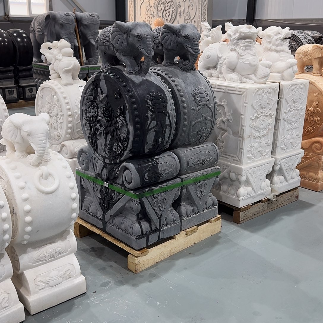 梁***兄青田石高度100厘米×60✖️28大象抱鼓石定金
