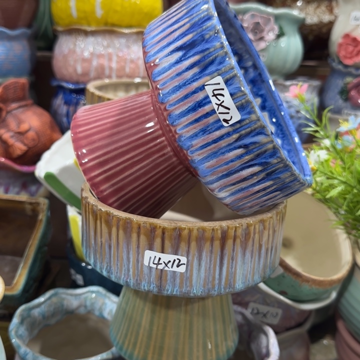 凑9块包邮，有孔，花盆