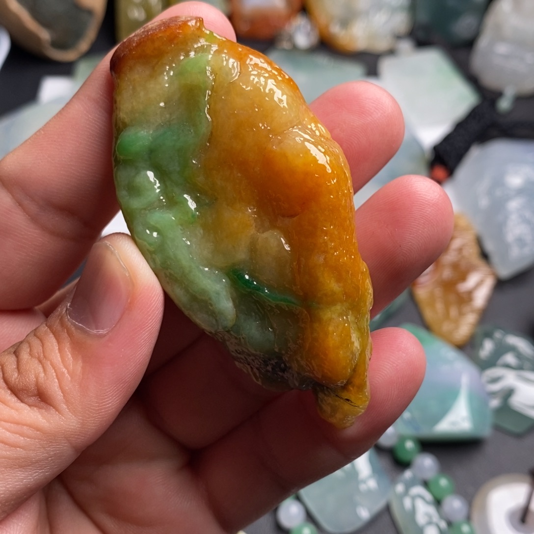 云***姐定制翡翠未镶嵌设计上山虎