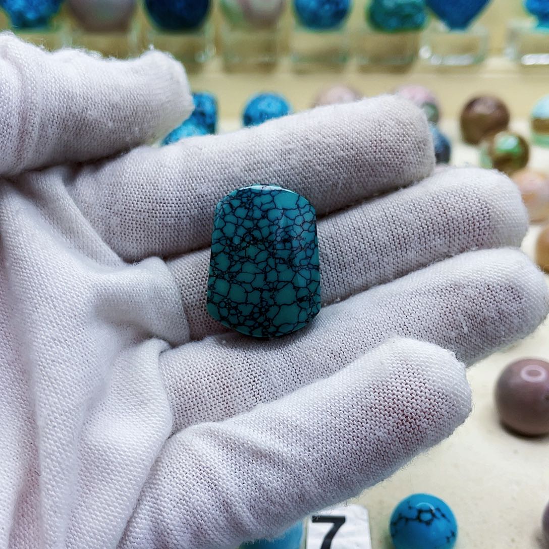 绿松石绿网花牌子未镶嵌