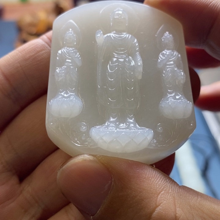 军***哥和田玉未镶嵌颈饰